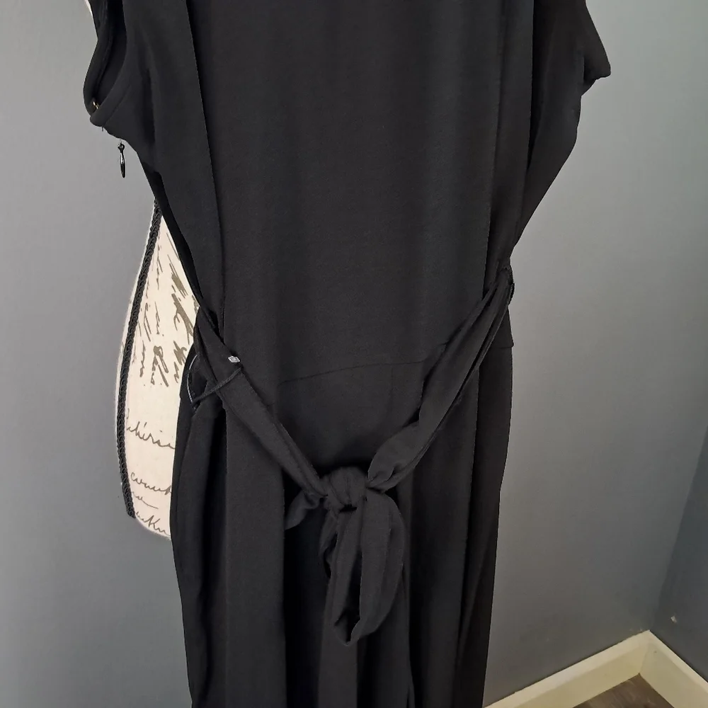 Michael Kors Sleeveless Black Romper-Jumpsuit Belted Size Medium Gold Hardware